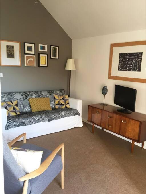 Reid's Hall Apartment Hilltown